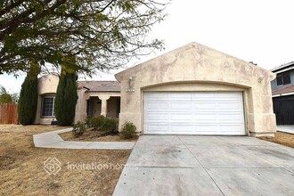 6343 W Ave J 2 in Lancaster, CA - Foto de edificio - Building Photo