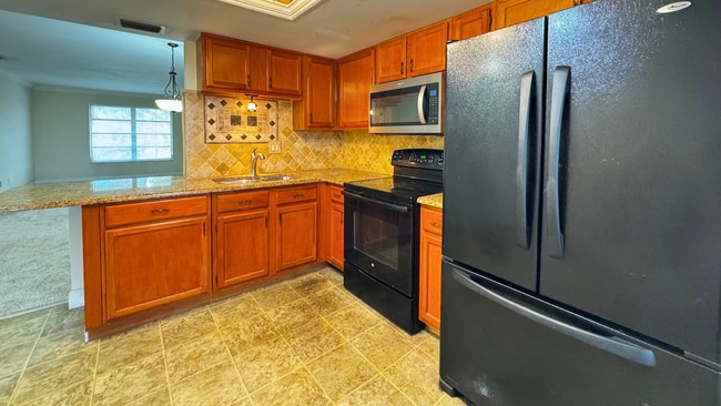 2504 SE 16th Pl in Cape Coral, FL - Building Photo - Building Photo