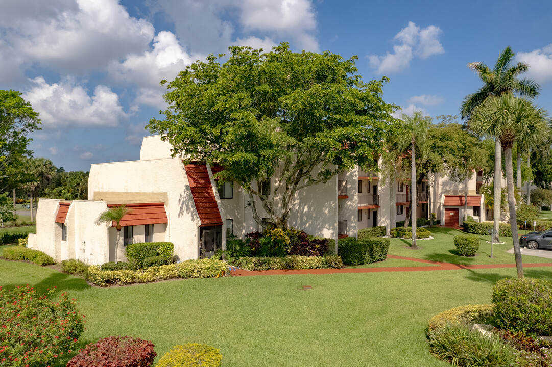 Fountains of Palm Beach Condominiums in Lake Worth, FL - Building Photo