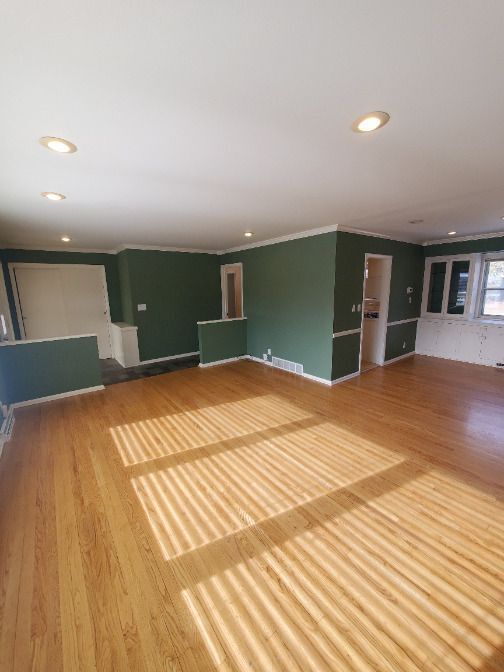 8862 N Malibu Dr in Bayside, WI - Building Photo