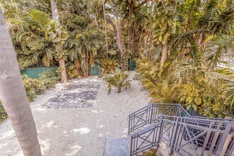 2742 Coacoochee St-Unit -1 in Miami, FL - Building Photo - Building Photo