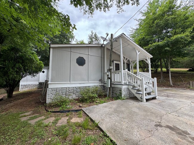 1140 Rome Rd SW in Calhoun, GA - Building Photo - Building Photo