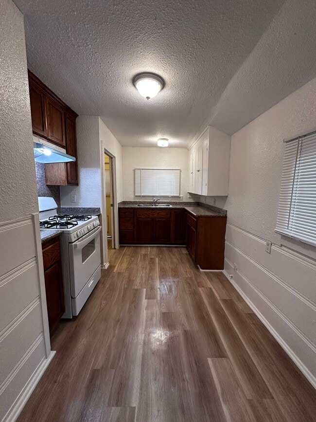 property at 722 S Magnolia Ave