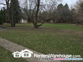 7033 Lakeview Dr in Circle Pines, MN - Building Photo - Building Photo