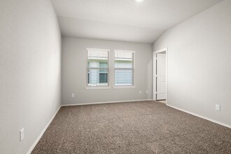 212 Barton Crk in Huntsville, TX - Building Photo - Building Photo