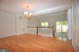 5676 Ridge View Dr in Alexandria, VA - Building Photo - Building Photo