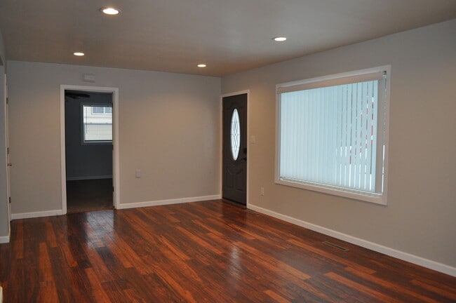 1512 19th St NW in East Grand Forks, MN - Building Photo - Building Photo