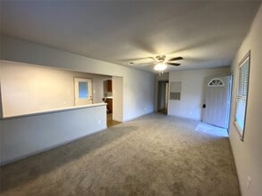 315 S 3rd St in La Porte, TX - Building Photo - Building Photo