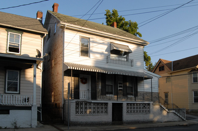 23 N Grant St in Waynesboro, PA - Building Photo - Building Photo