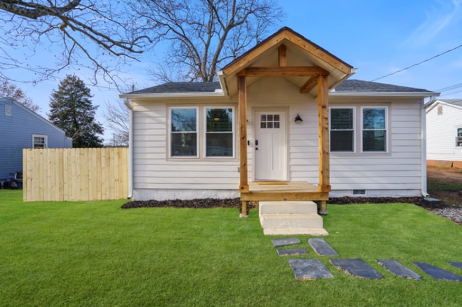 3 Leonard St in Inman, SC - Foto de edificio - Building Photo