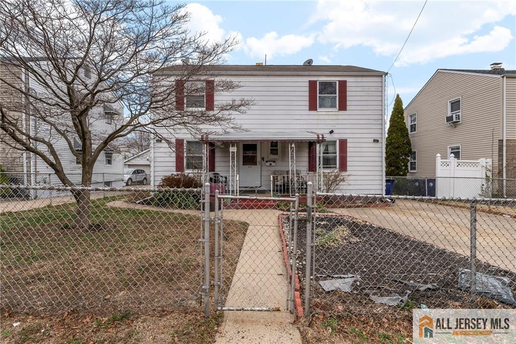 368 Paderewski Ave in Perth Amboy, NJ - Building Photo