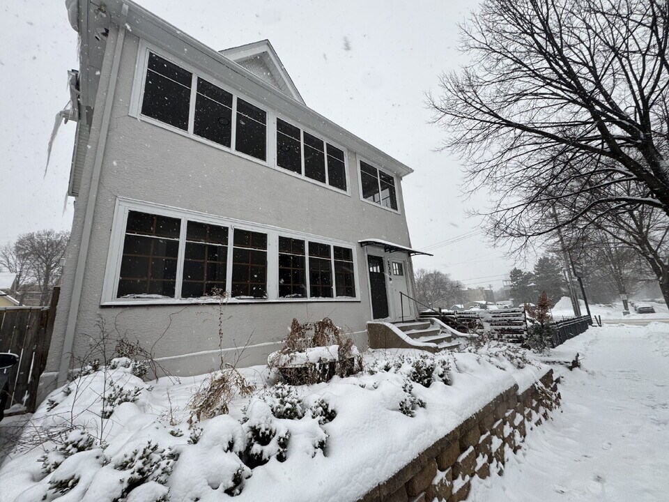 2006 2nd Ave S in Minneapolis, MN - Building Photo