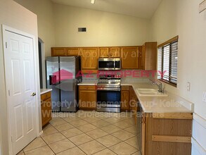 6648 W Maui Ln in Glendale, AZ - Building Photo - Building Photo