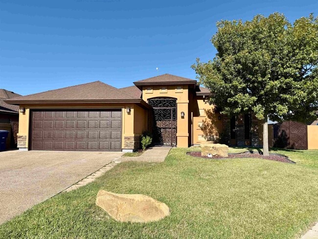 420 Sabal Loop in Laredo, TX - Building Photo - Building Photo