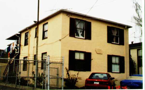 1423-1429 31st Ave in Oakland, CA - Building Photo