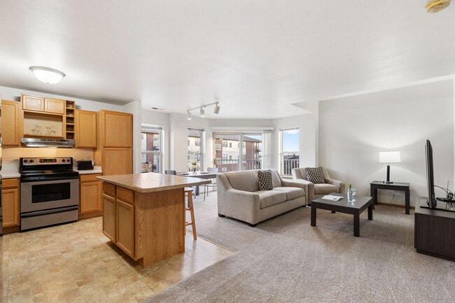 Six Points Apartments in West Allis, WI - Building Photo - Building Photo