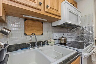 4742 Azalea Dr in New Port Richey, FL - Building Photo - Building Photo