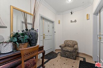 8558 Chalmers Dr in Los Angeles, CA - Building Photo - Building Photo