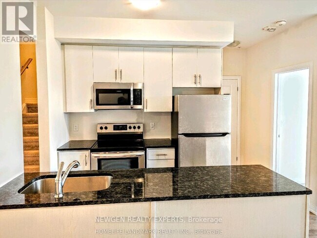 2635 William Jackson Dr in Pickering, ON - Building Photo - Building Photo