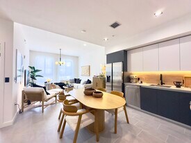 319 NW 32nd St, Unit 115 in Miami, FL - Building Photo
