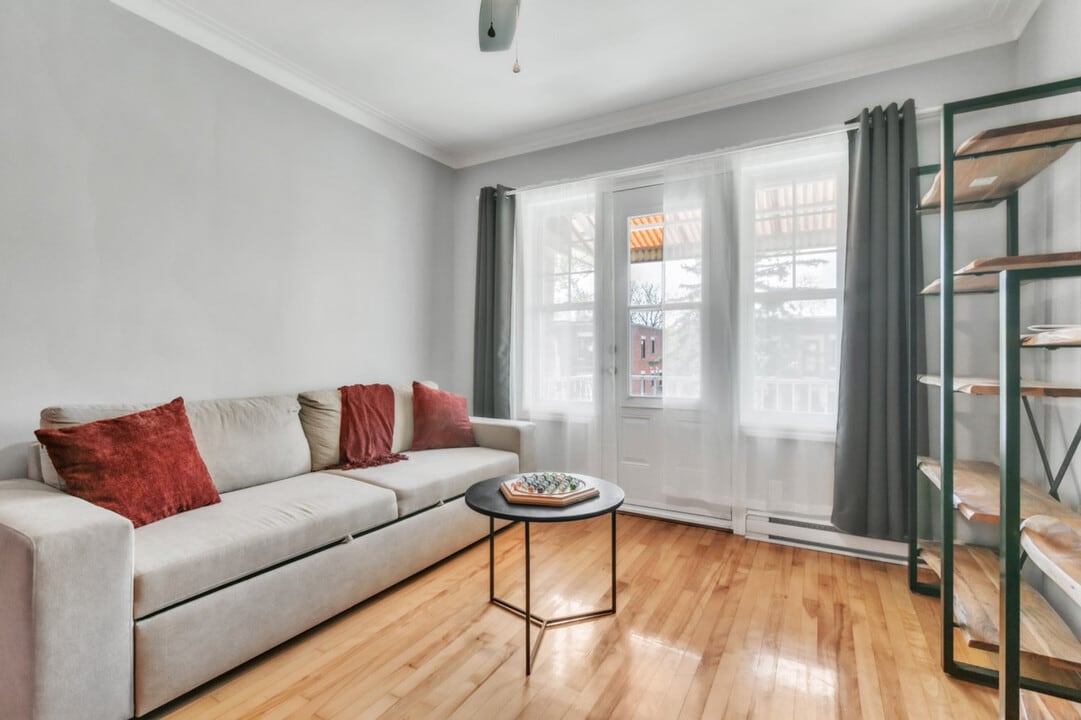 6419-610e 10e Avenue in Montréal, QC - Building Photo
