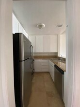 300 S Gramercy Pl in Los Angeles, CA - Building Photo - Building Photo