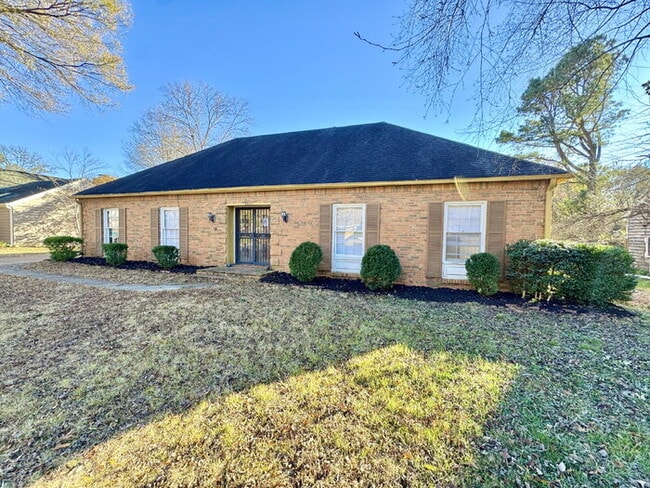 6843 Amersham Dr in Memphis, TN - Building Photo - Building Photo