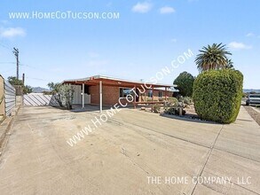 6225 E Calle Aurora in Tucson, AZ - Building Photo - Building Photo