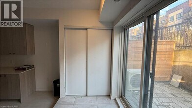 10 Palace St in Kitchener, ON - Building Photo - Building Photo