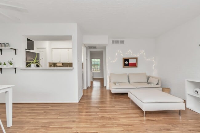 property at 3224 Timmons Ln
