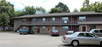 1853 W Deane St in Fayetteville, AR - Building Photo - Building Photo