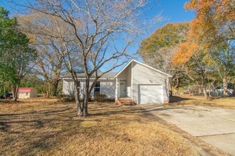 3196 Petunia Ave in Fayetteville, NC - Building Photo - Building Photo