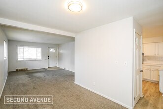 4656 Linda Dr in Cincinnati, OH - Foto de edificio - Building Photo