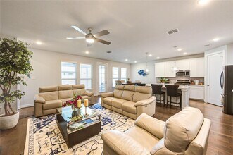 9210 Lair Cove Dr in Cypress, TX - Building Photo - Building Photo