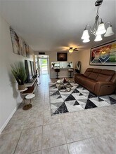 7380 NW 1st St, Unit 103 in Plantation, FL - Building Photo - Building Photo
