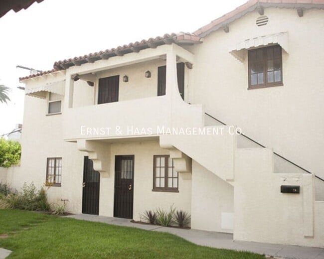 2374 Eucalyptus Ave in Long Beach, CA - Building Photo - Building Photo
