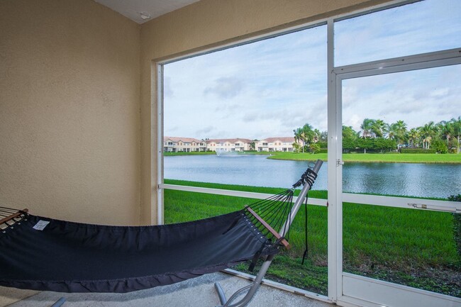 3698 Parkridge Cir in Sarasota, FL - Foto de edificio - Building Photo