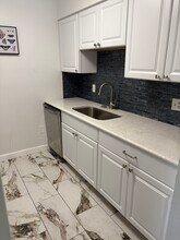 7931 2nd St N, Unit Unit C in St. Petersburg, FL - Foto de edificio - Building Photo