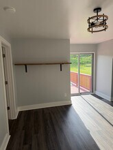 7393 Steubenville Pike in Oakdale, PA - Foto de edificio - Building Photo