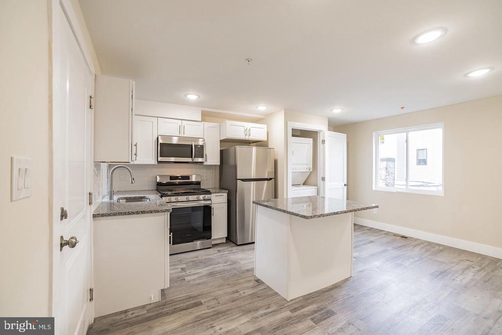 5047 Baltimore Ave in Philadelphia, PA - Building Photo