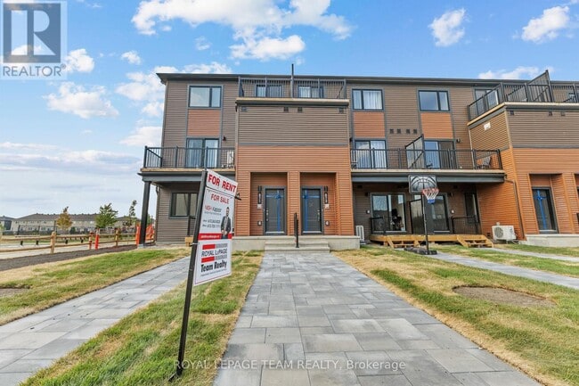 property at 871 Promenade Décoeur Dr