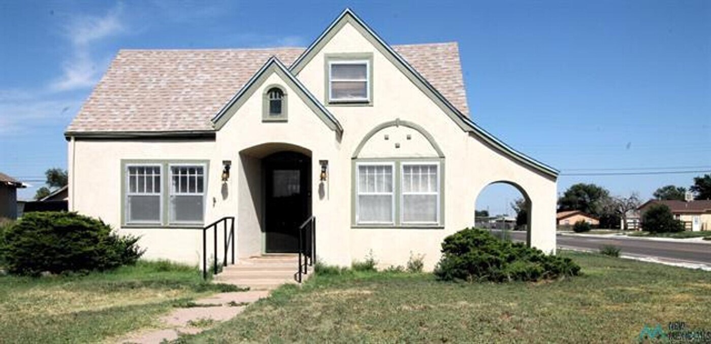 701 N Lea St in Clovis, NM - Building Photo