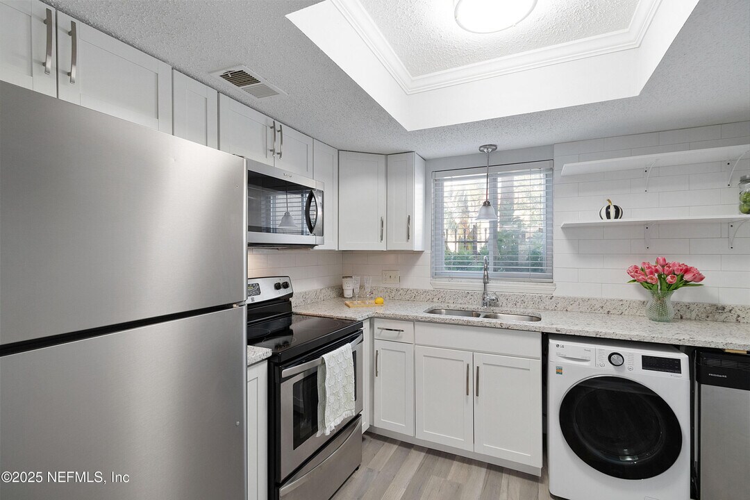 6655 Bell Tower Ct in Jacksonville, FL - Building Photo
