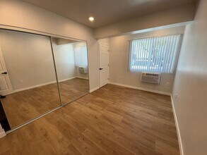 553 N Flores St in Los Angeles, CA - Building Photo - Building Photo