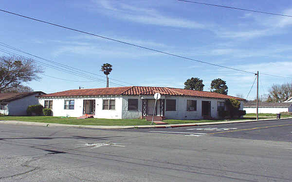 901-905 Flower St in Turlock, CA - Building Photo - Building Photo