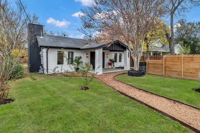 6200 Kasper St in Austin, TX - Building Photo - Building Photo