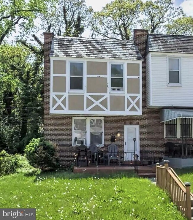 property at 2453 W Cold Spring Ln