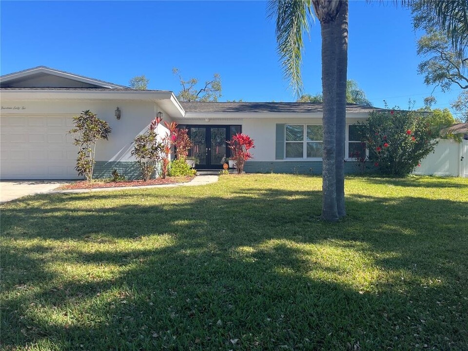1462 Ridgelane Cir S in Clearwater, FL - Building Photo