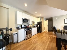 51 Clifton St, Unit 51 in Cambridge, MA - Building Photo