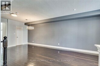 3 Johnson Farm Ln in Toronto, ON - Building Photo - Building Photo
